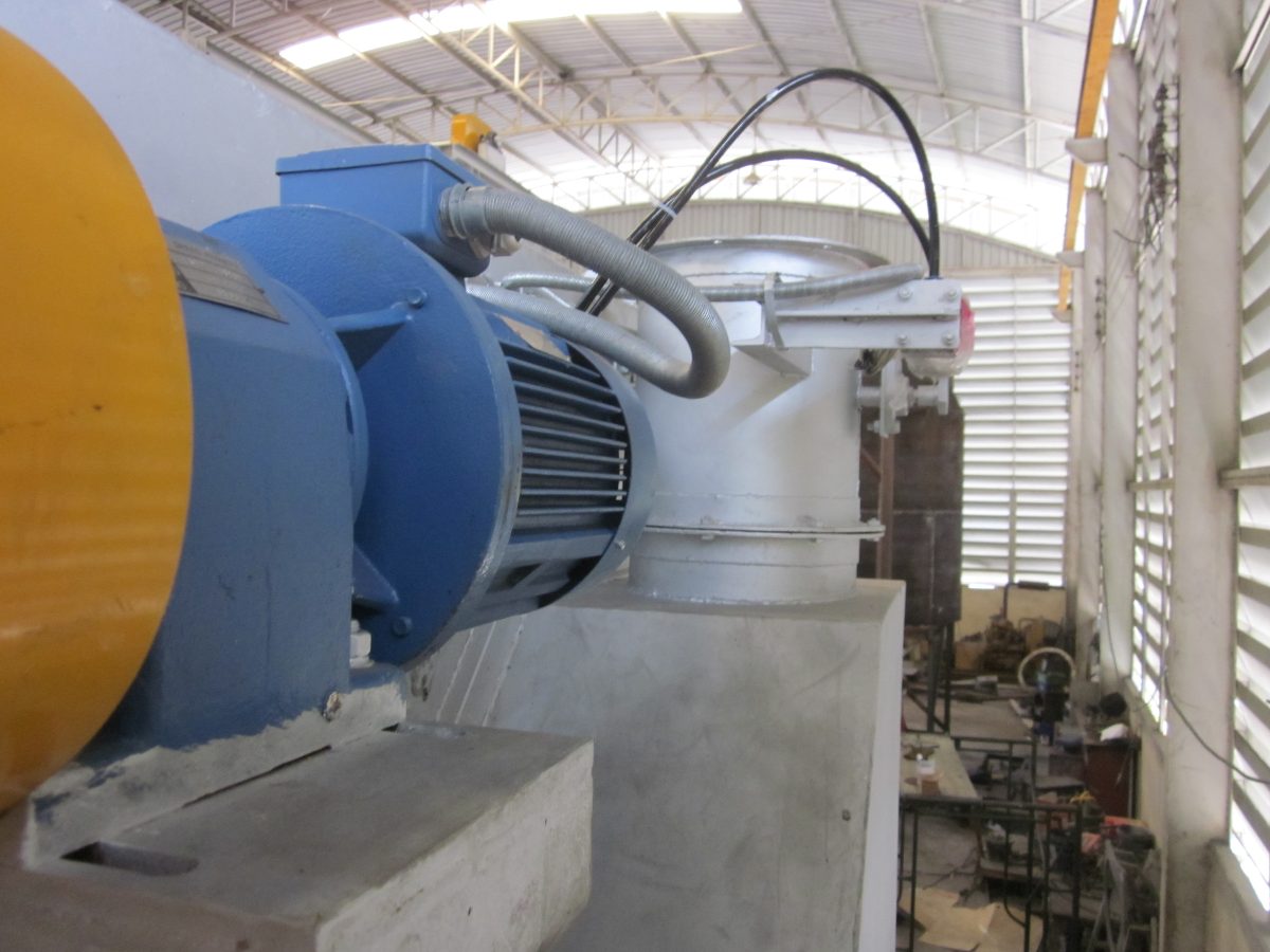 Melting furnace machine on the foundry floor
